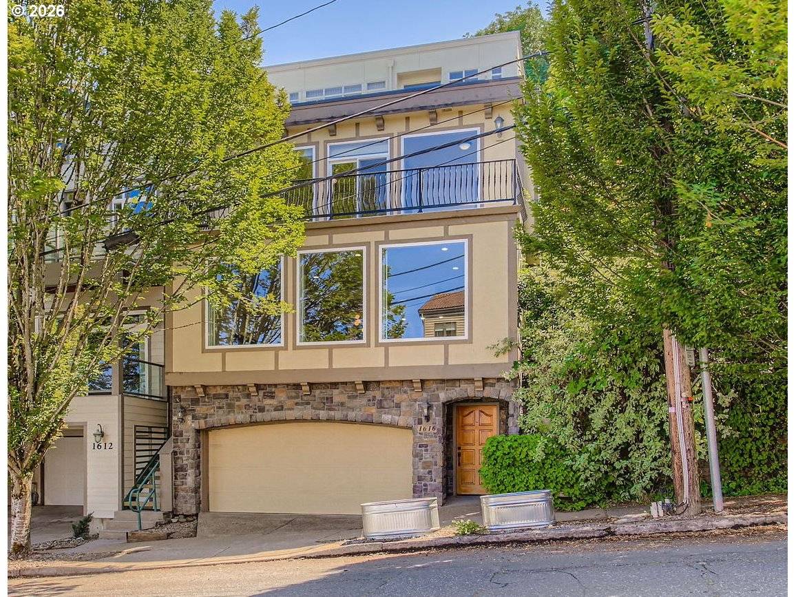 1616 SW MONTGOMERY ST, Portland, OR 97201