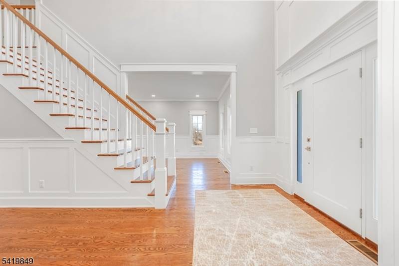 1 Lourdes Ct, Andover Twp., NJ 07860