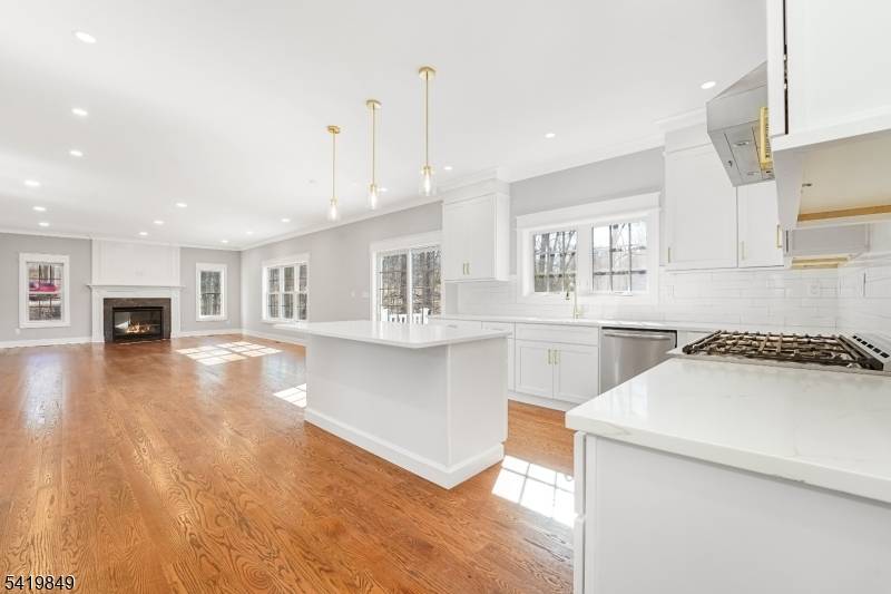 1 Lourdes Ct, Andover Twp., NJ 07860