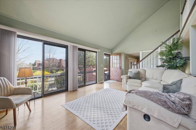 26 Bloomingdale Dr #1C, Hillsborough Twp., NJ 08844