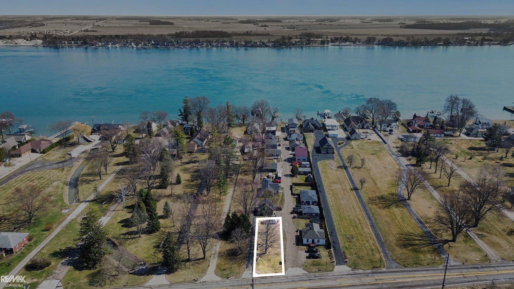 000 Martindale CT, Cottrellville Twp, MI 48039