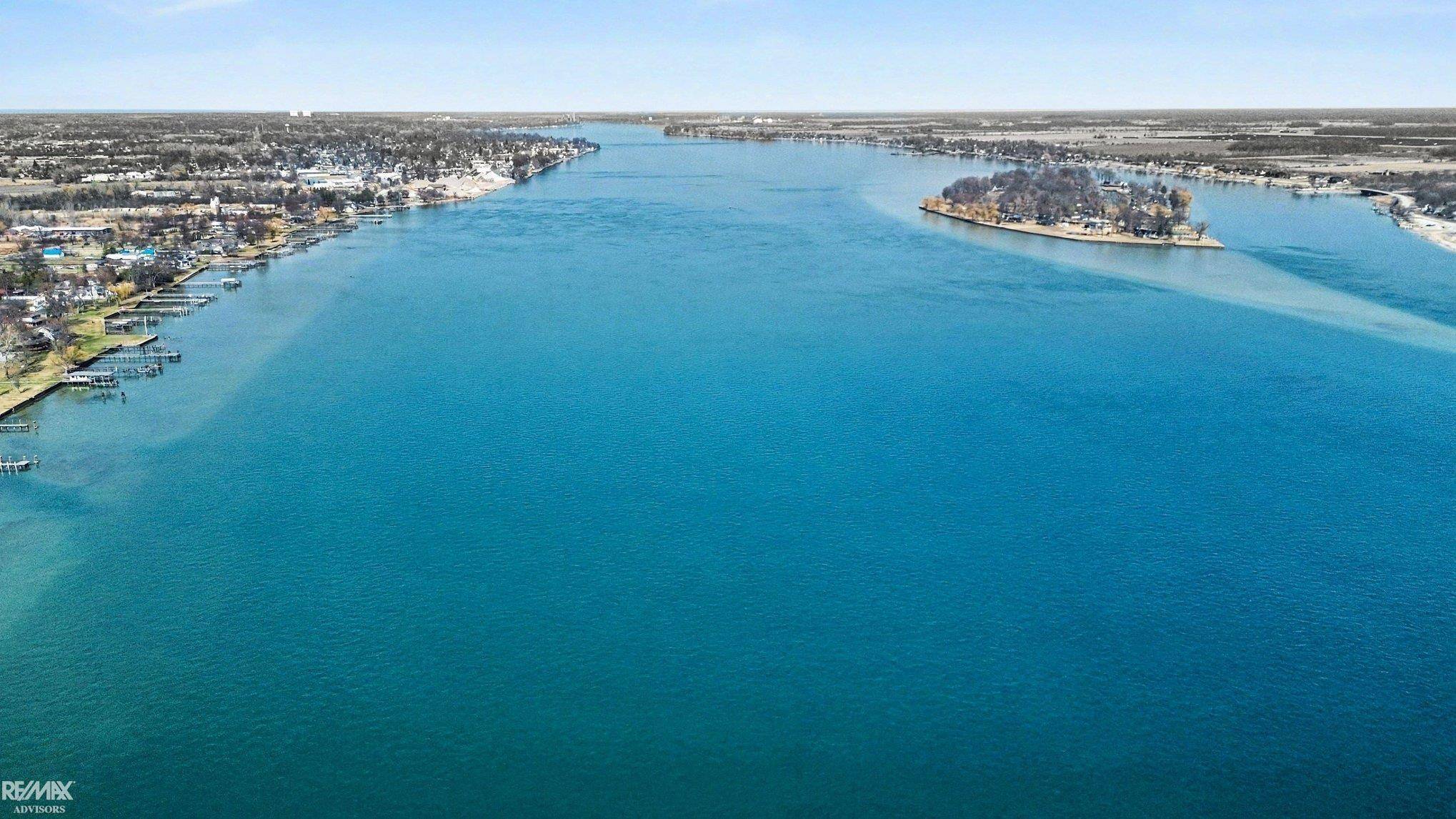 000 Martindale CT, Cottrellville Twp, MI 48039