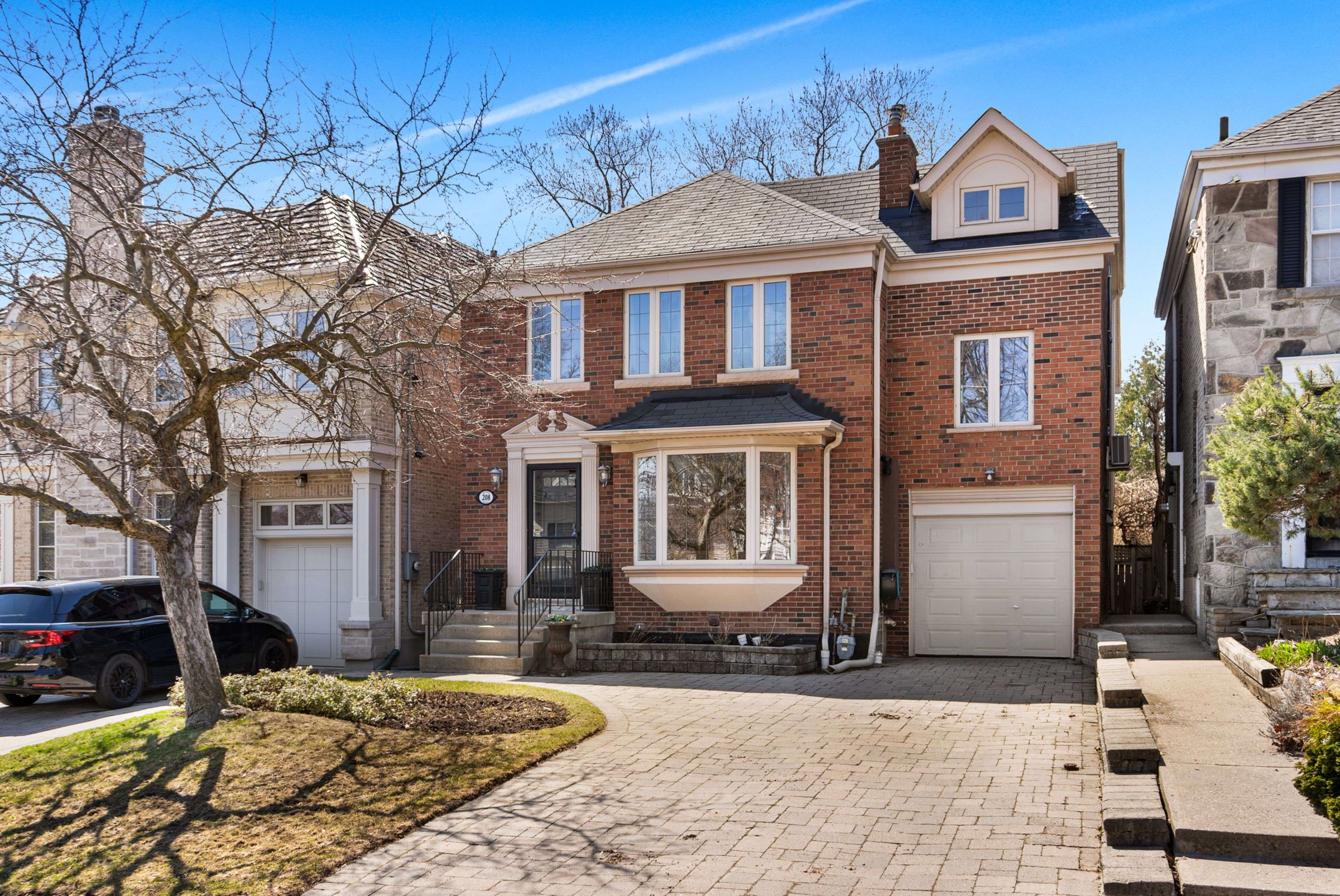 208 Hanna RD, Toronto C11, ON M4G 3P1