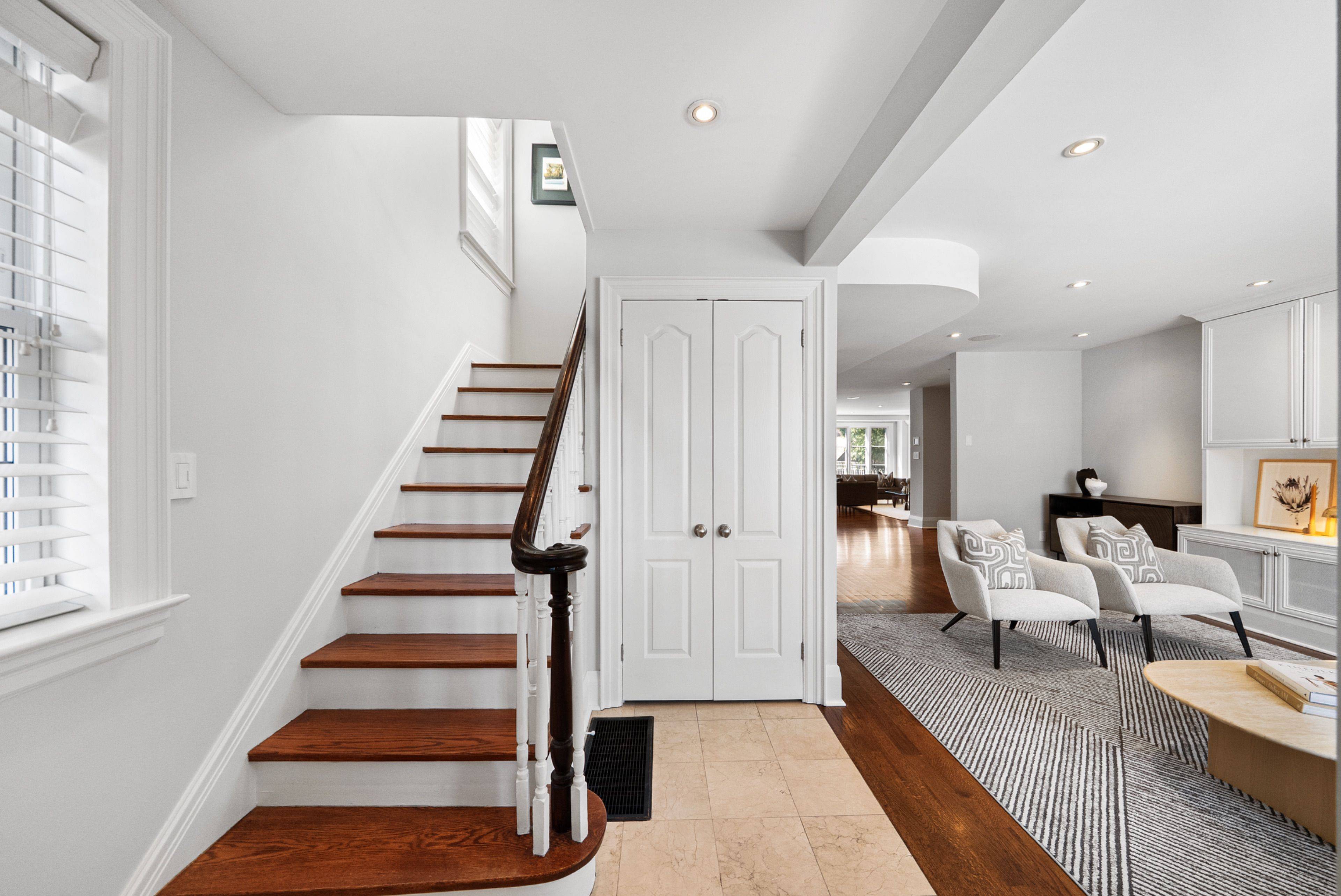 208 Hanna RD, Toronto C11, ON M4G 3P1