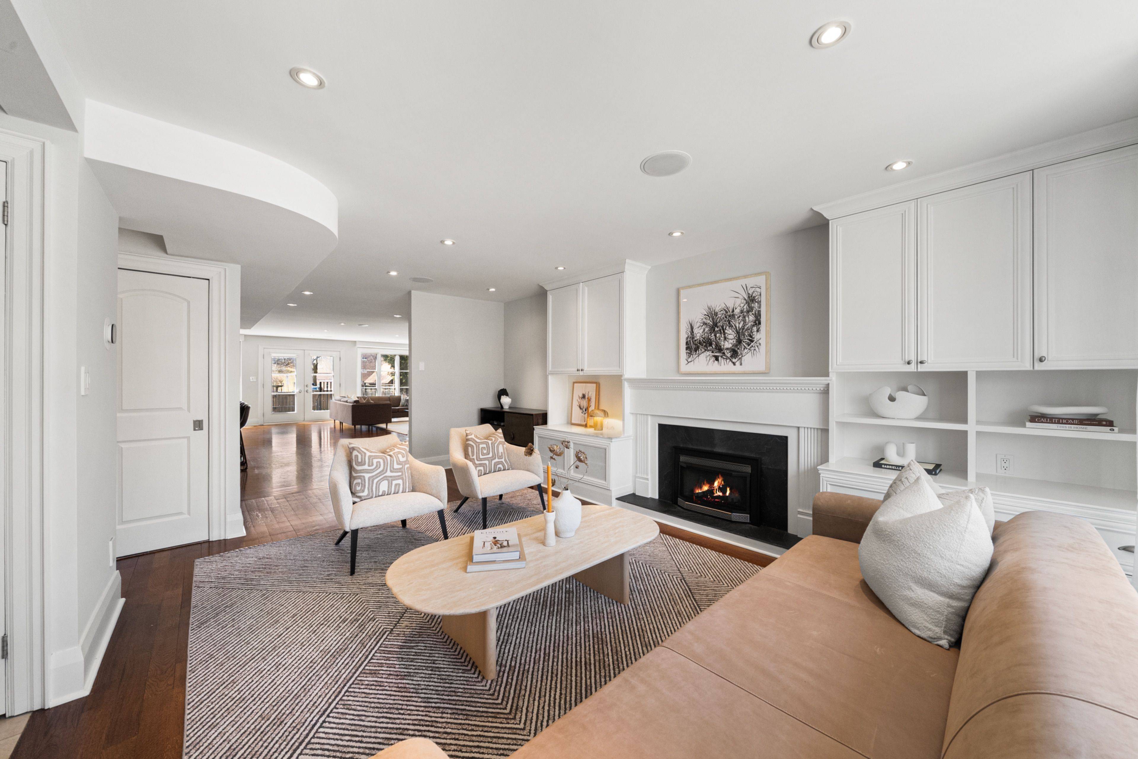 208 Hanna RD, Toronto C11, ON M4G 3P1