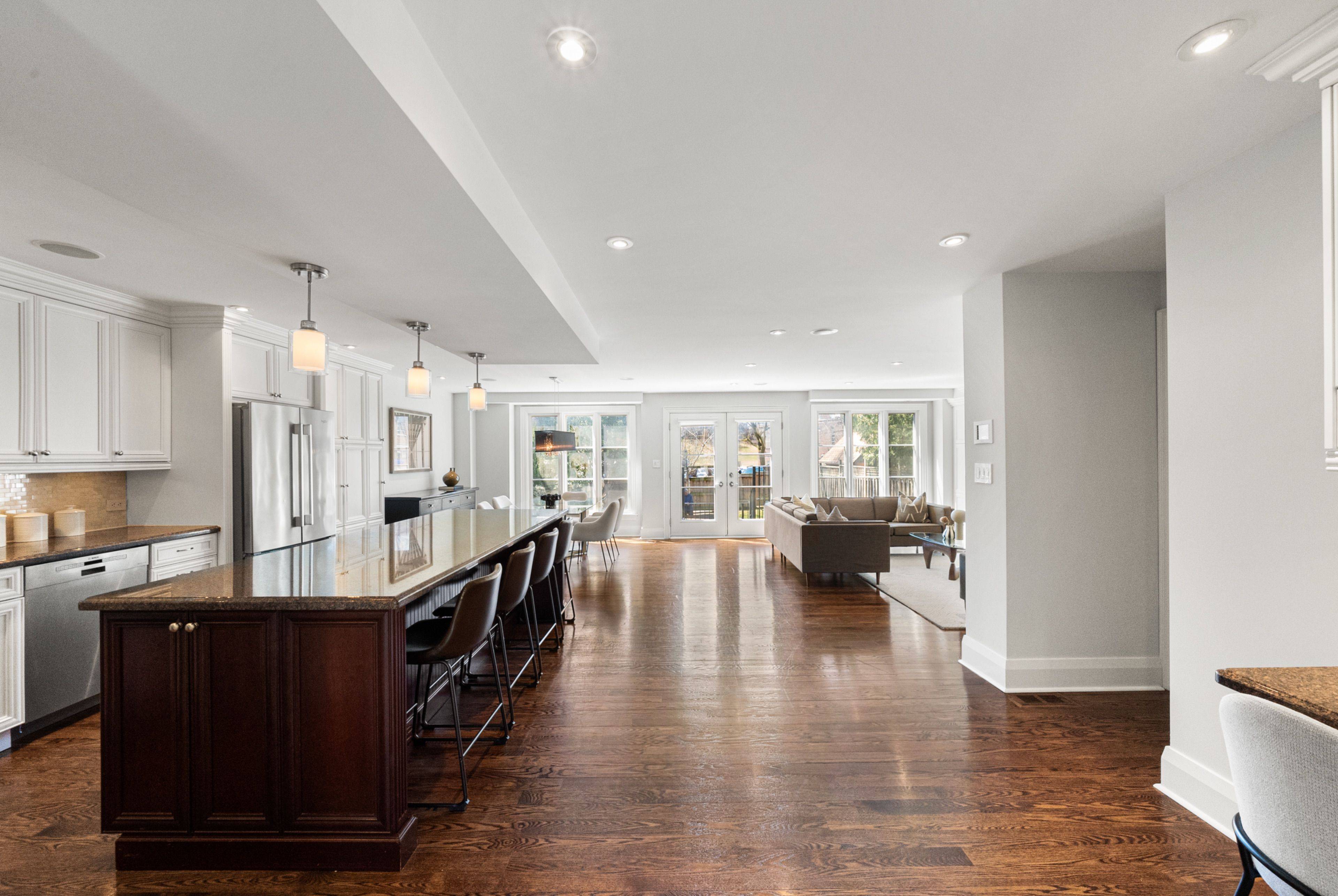 208 Hanna RD, Toronto C11, ON M4G 3P1