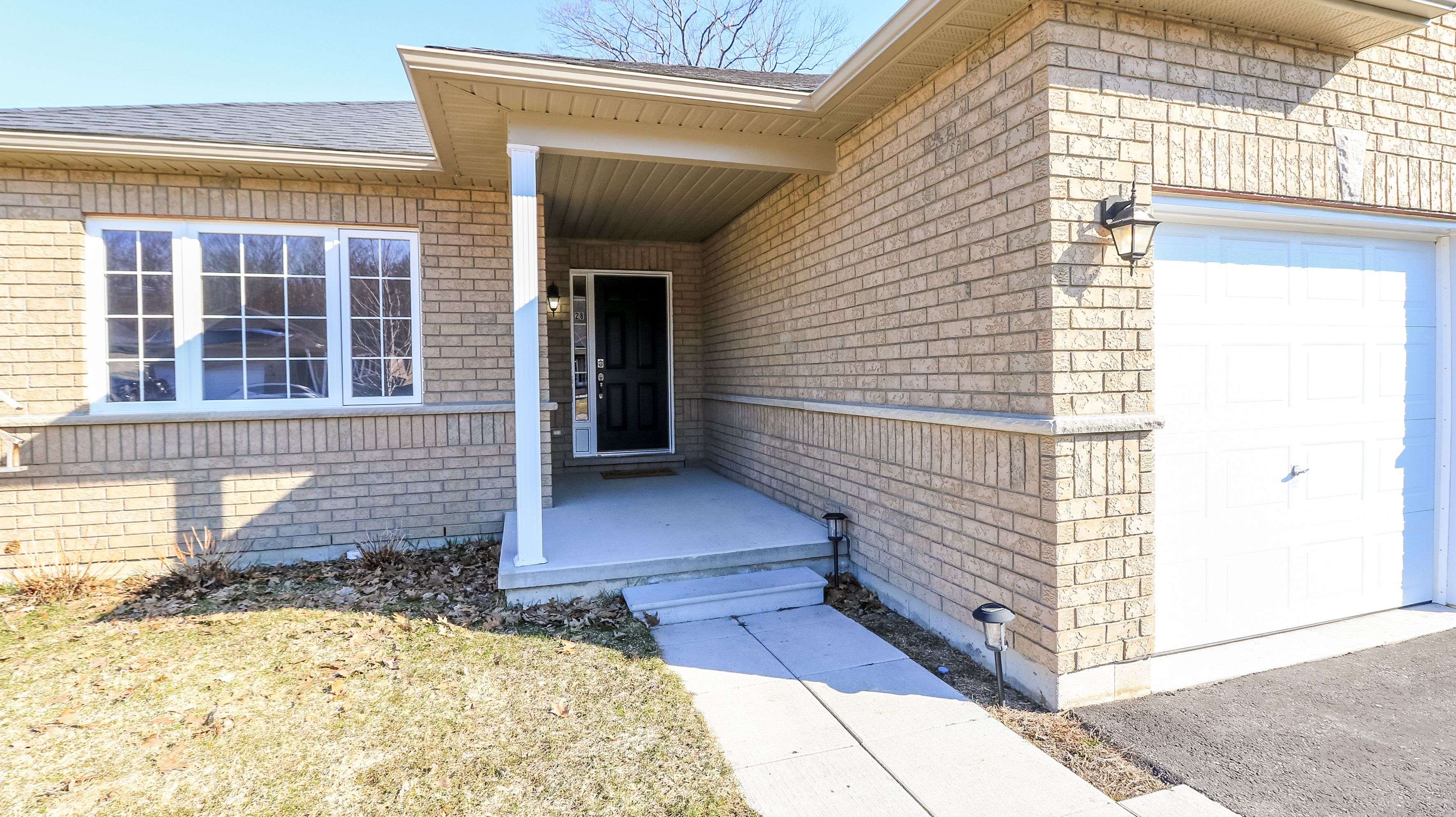 28 Hunter AVE, Tay, ON L0K 2A0