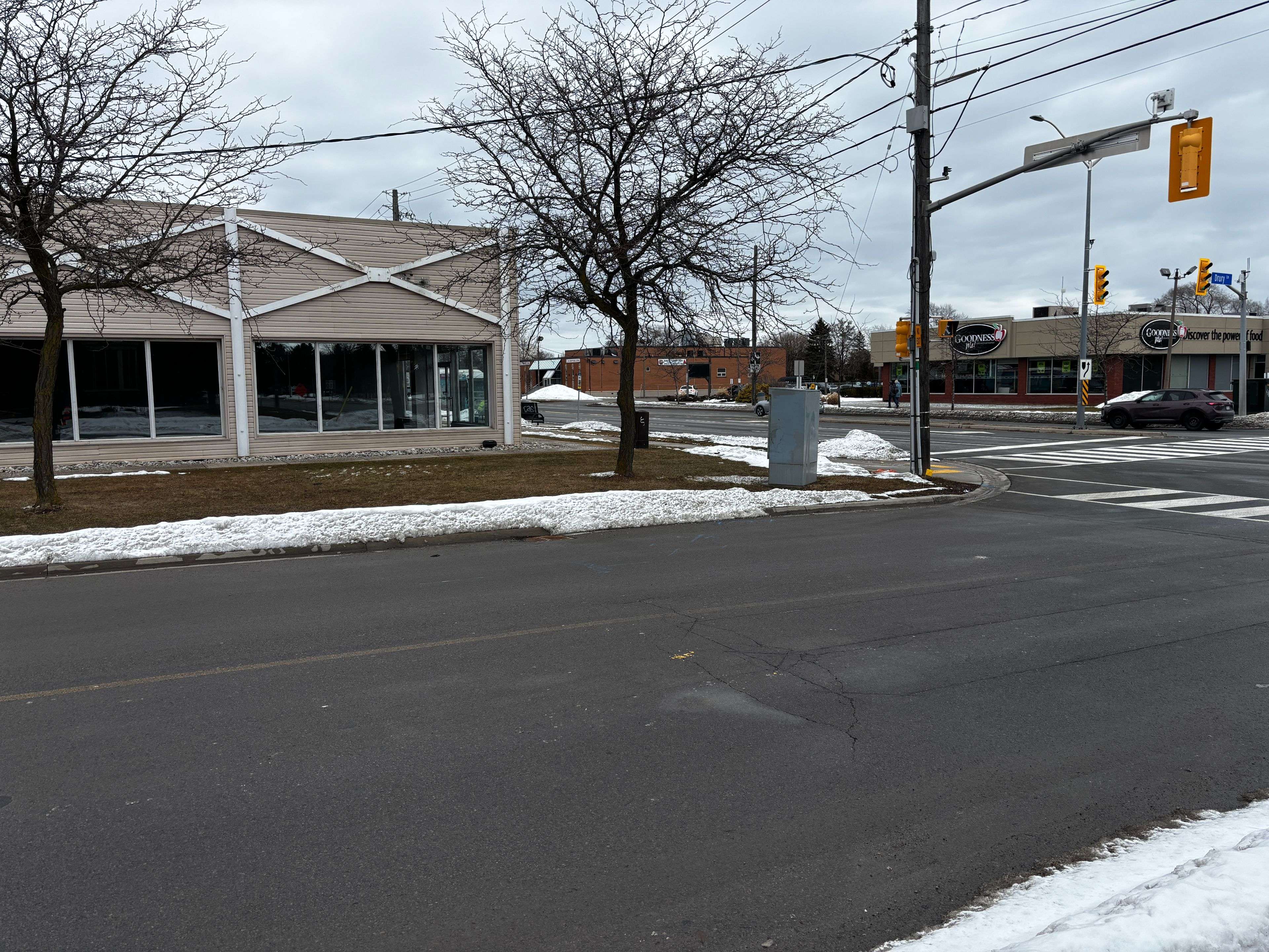 2279 Fairview ST #1, Burlington, ON L7R 2E3