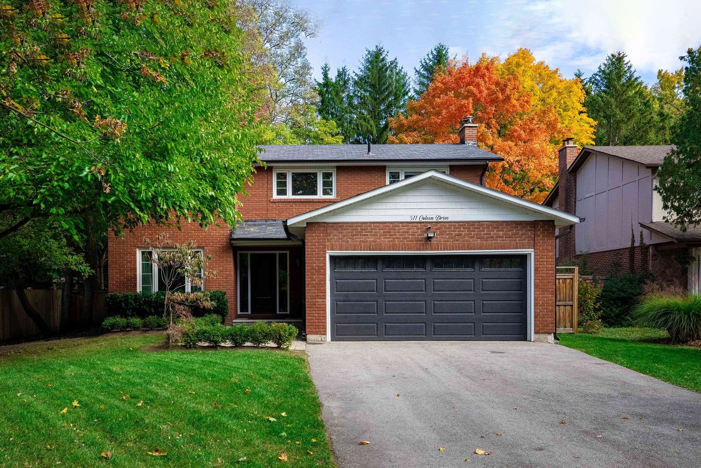 511 Coleen DR, Oakville, ON L6J 6A4