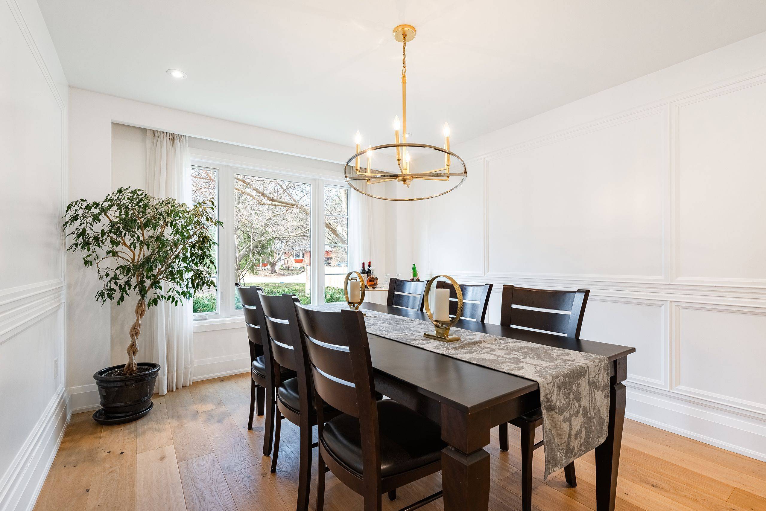 511 Coleen DR, Oakville, ON L6J 6A4