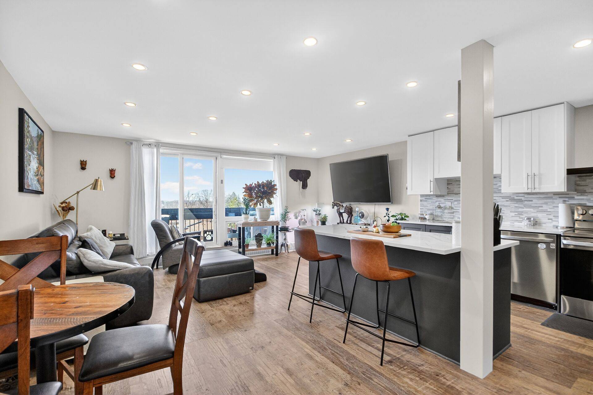 1505 Baseline RD #504, Belair Park - Copeland Park And Area, ON K2C 3L4