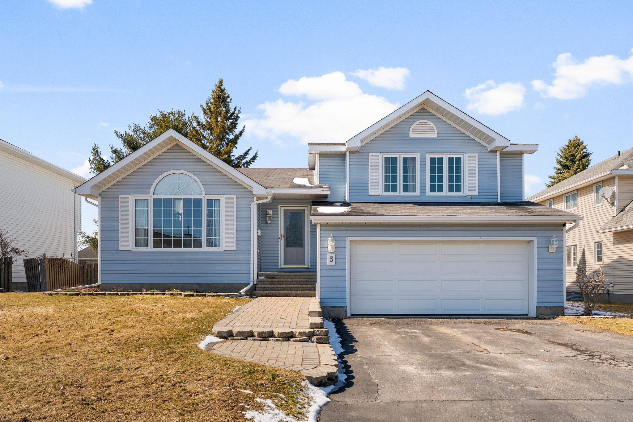 5 Gardner ST, Arnprior, ON K7S 3S1