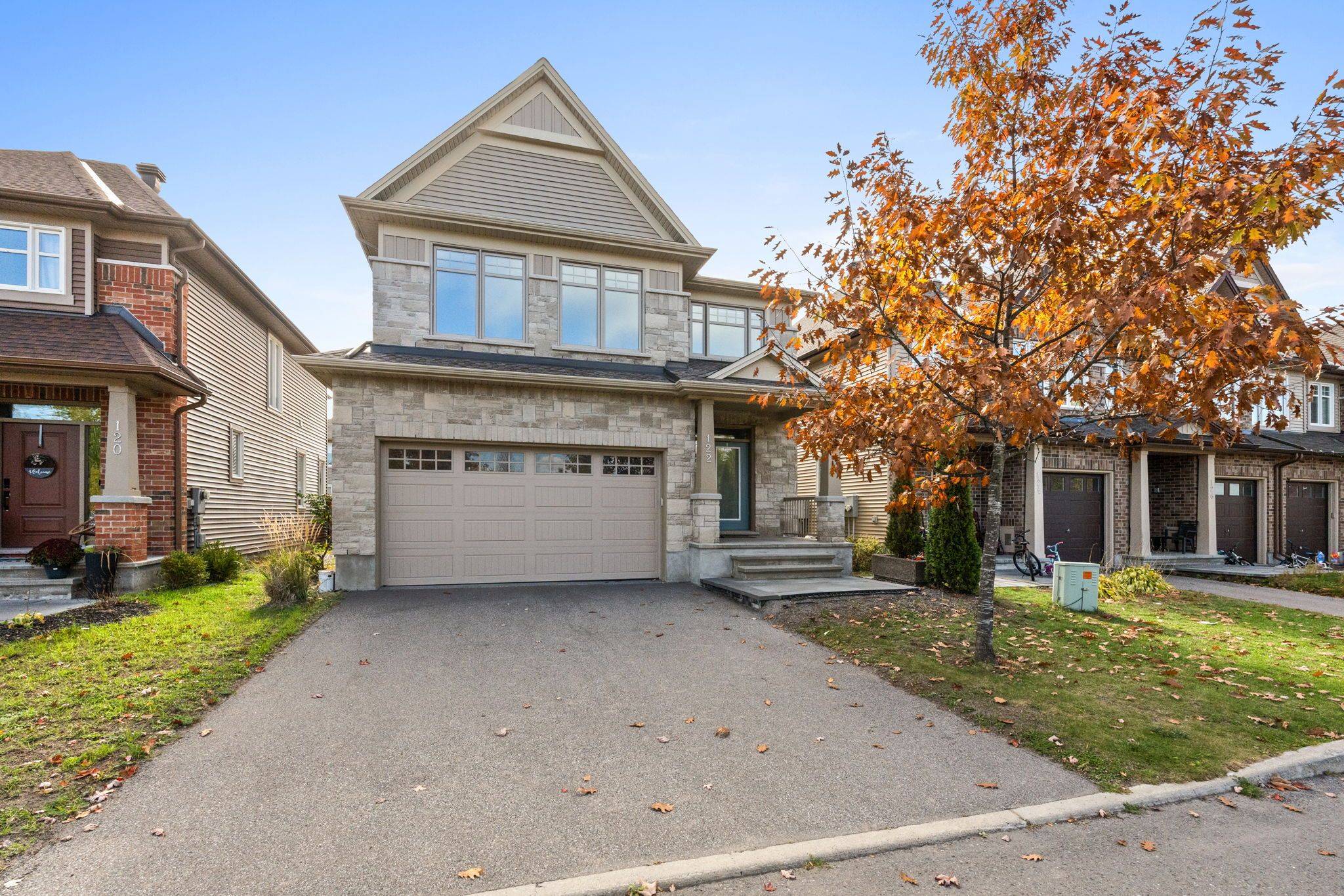 122 Helen Rapp WAY, Blossom Park - Airport And Area, ON K1T 0N4