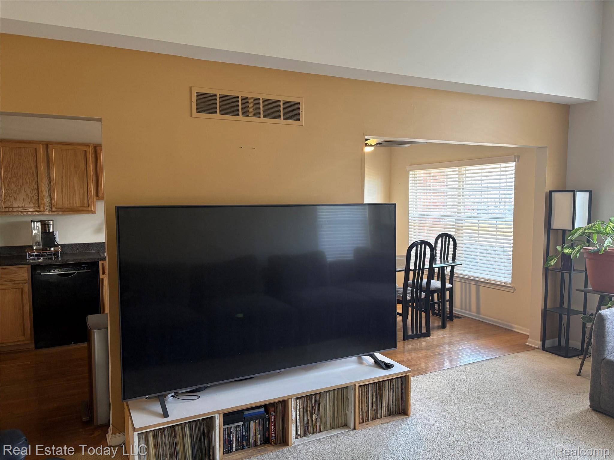 1304 17th ST #18, Detroit, MI 48216