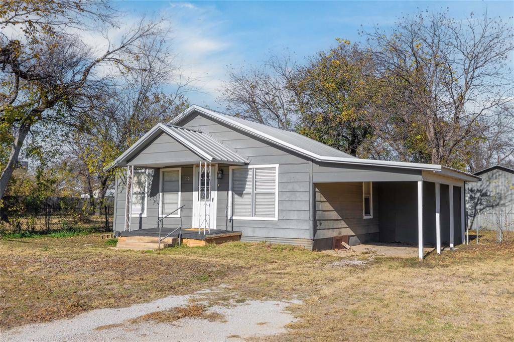 1112 W Baker Street, Brownwood, TX 76801