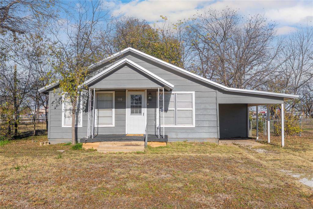 1112 W Baker Street, Brownwood, TX 76801