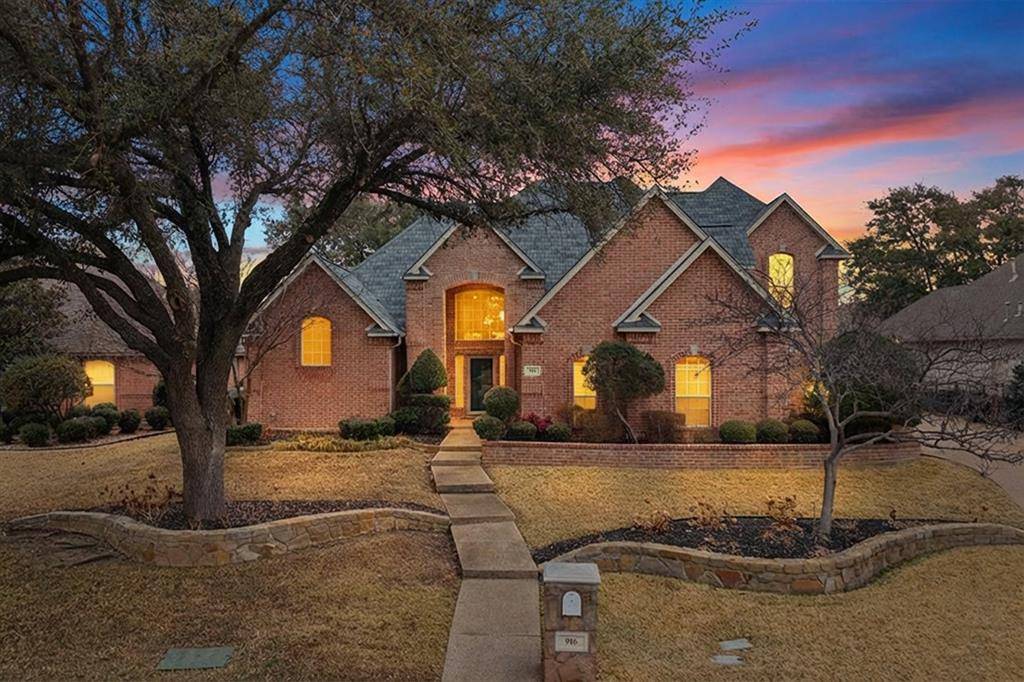 916 Riviera Drive, Mansfield, TX 76063