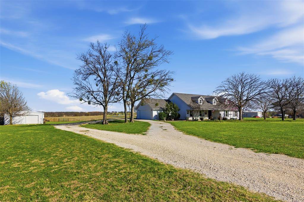 2376 Ripy Road, Krum, TX 76249