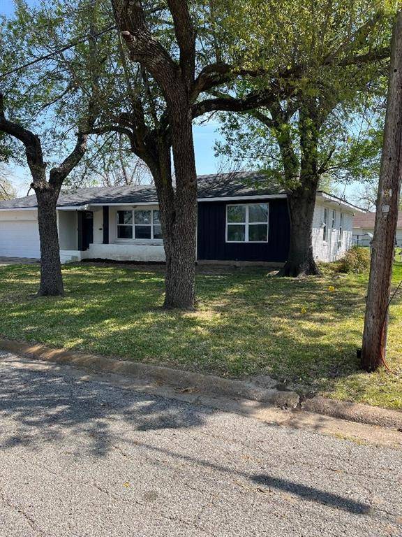 1204 Park Avenue, Bonham, TX 75418