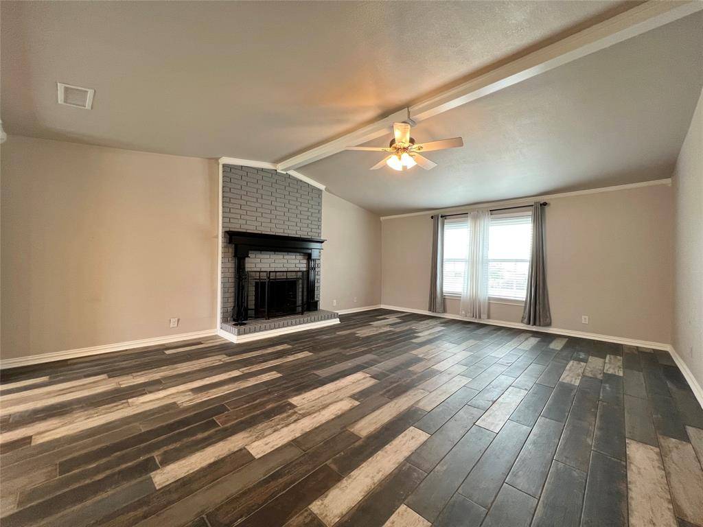 1617 Edge Hill Road, Benbrook, TX 76126