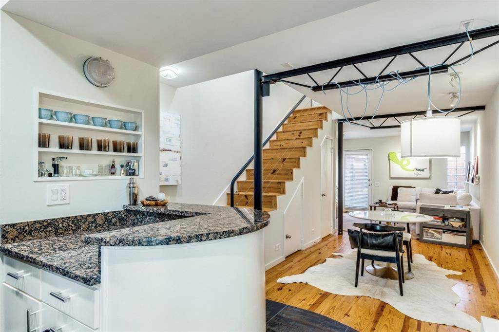 4242 Buena Vista Street #16, Dallas, TX 75205