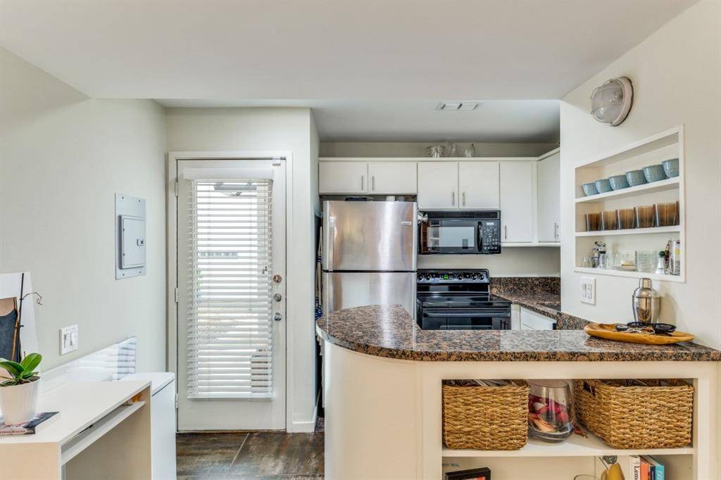 4242 Buena Vista Street #16, Dallas, TX 75205