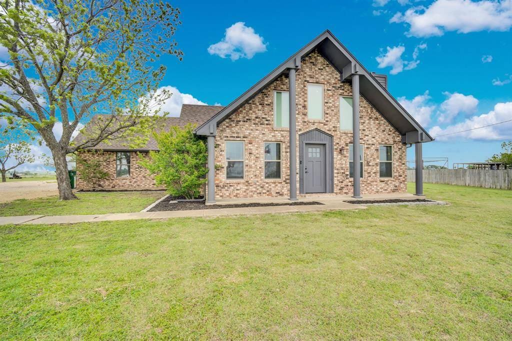 136 Creekview Circle, Maypearl, TX 76064