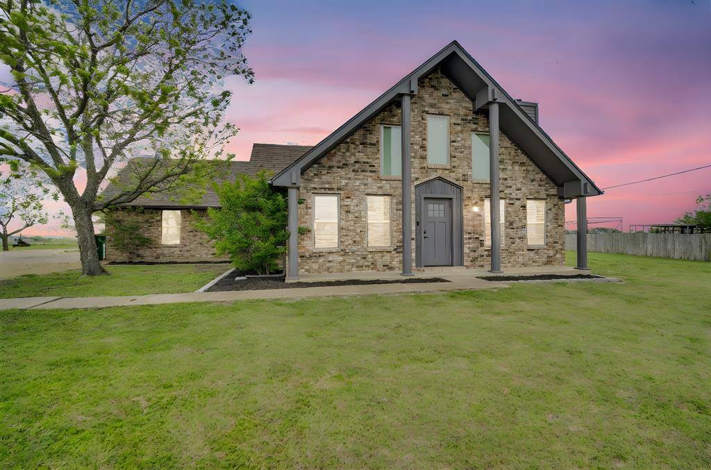 136 Creekview Circle, Maypearl, TX 76064