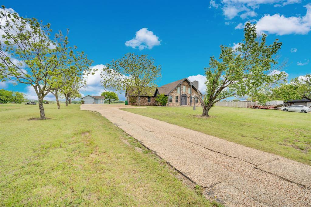 136 Creekview Circle, Maypearl, TX 76064