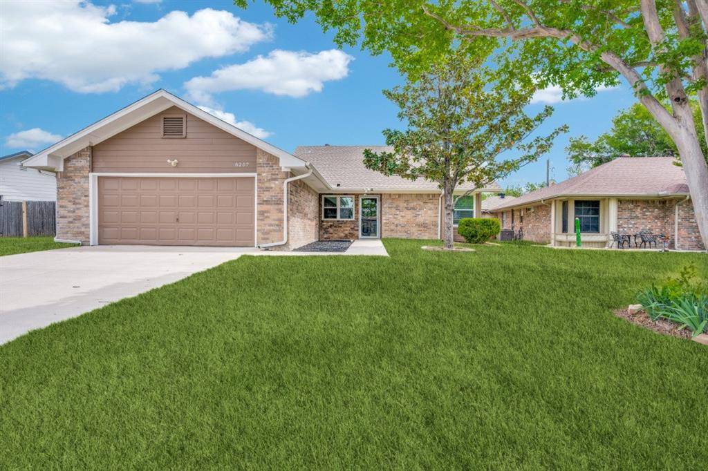 6207 Patriotic Court, Arlington, TX 76002
