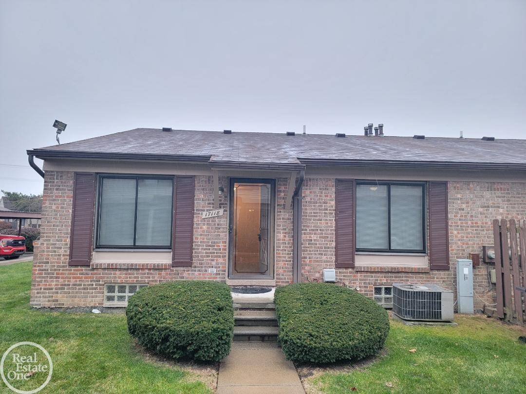 17118 Kingsbrooke DR, Clinton Twp, MI 48038