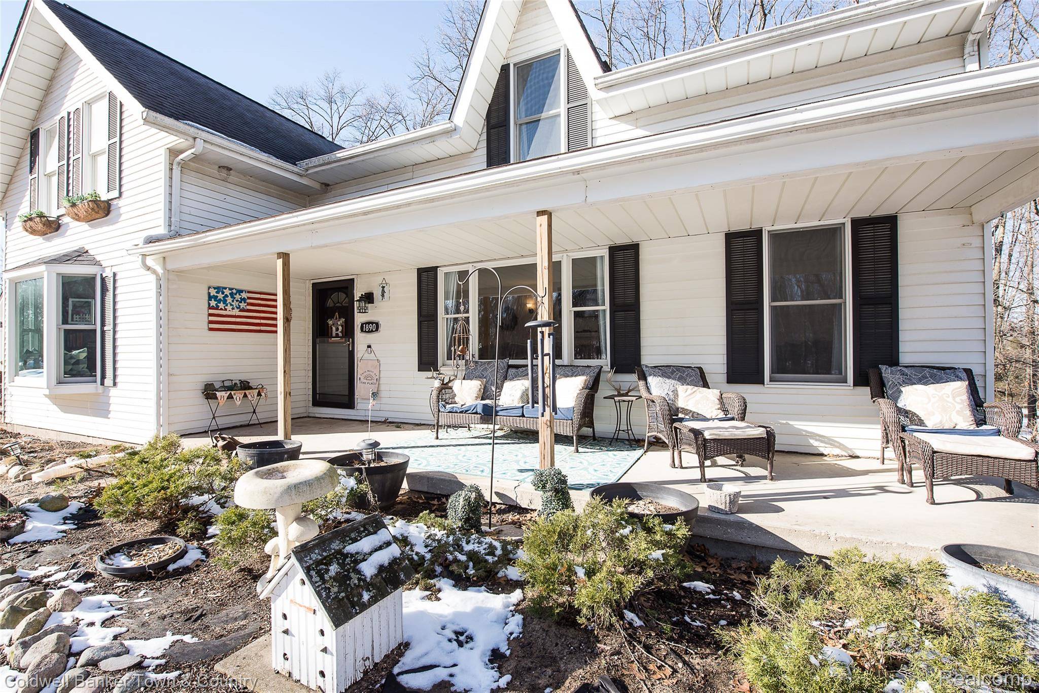 1890 Hidden Valley RD, Howell, MI 48843