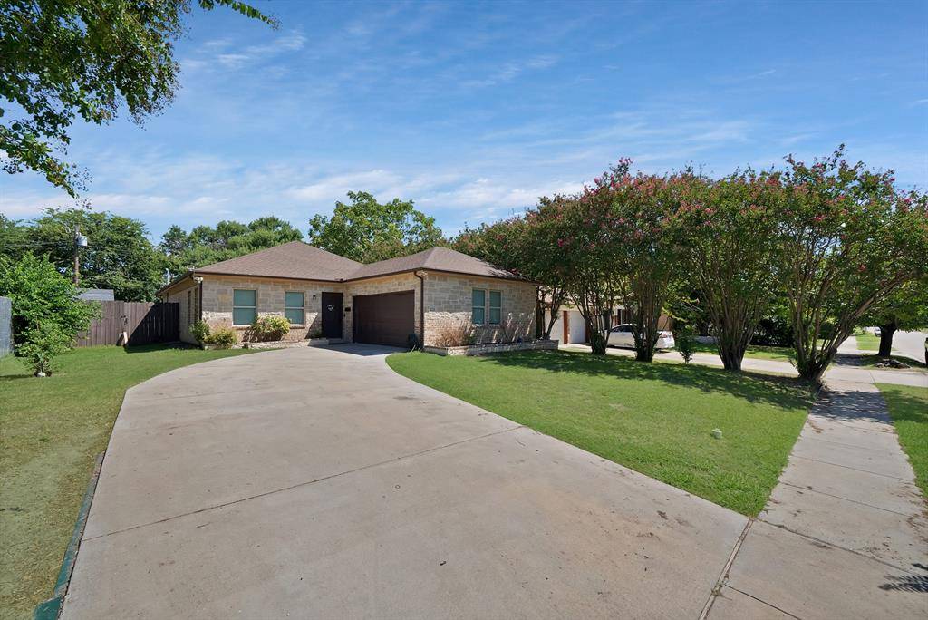 829 Lexington Drive, Lancaster, TX 75134