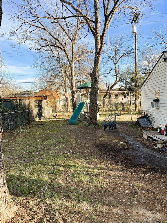 1304 Juanita Street, Mesquite, TX 75149