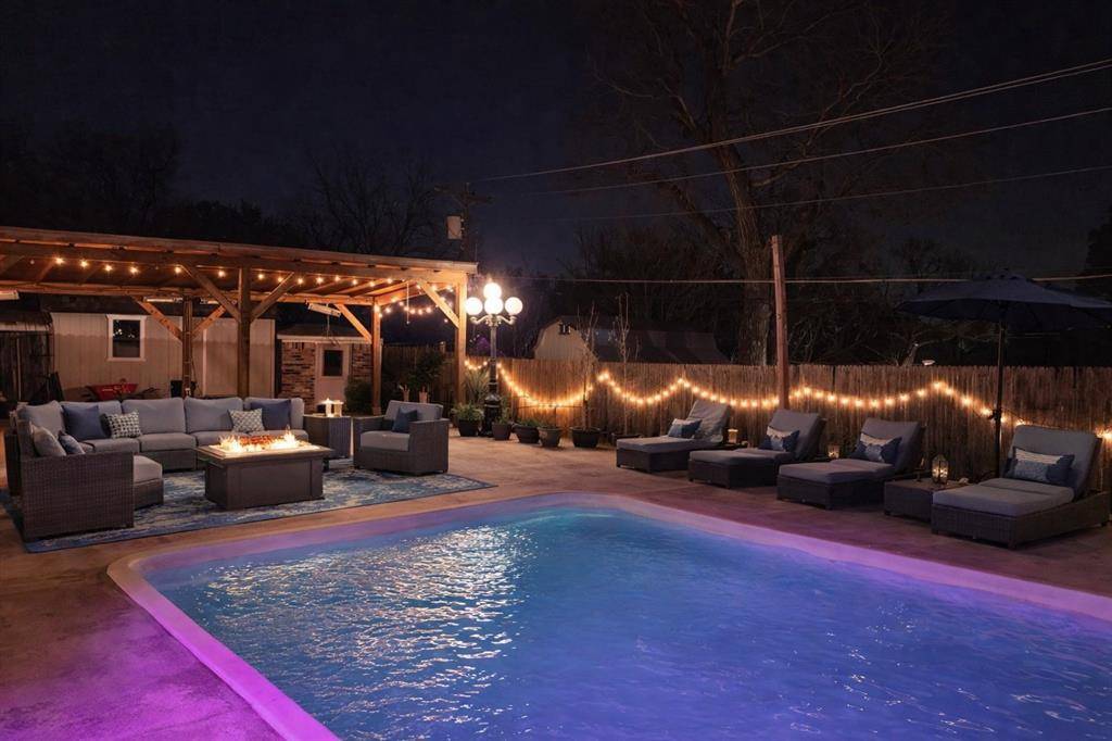 704 Morning Glory Lane, Bedford, TX 76021