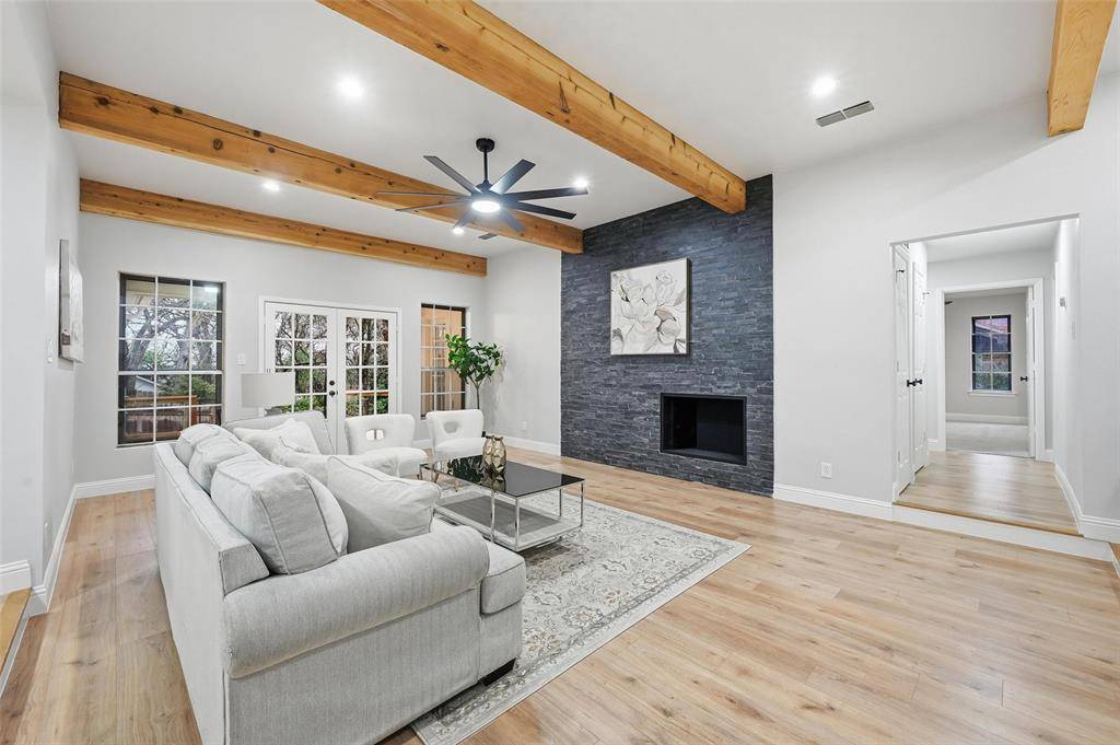 1806 Burr Oak Street, Arlington, TX 76012