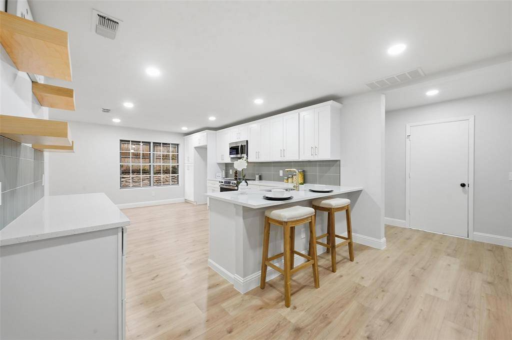 1806 Burr Oak Street, Arlington, TX 76012