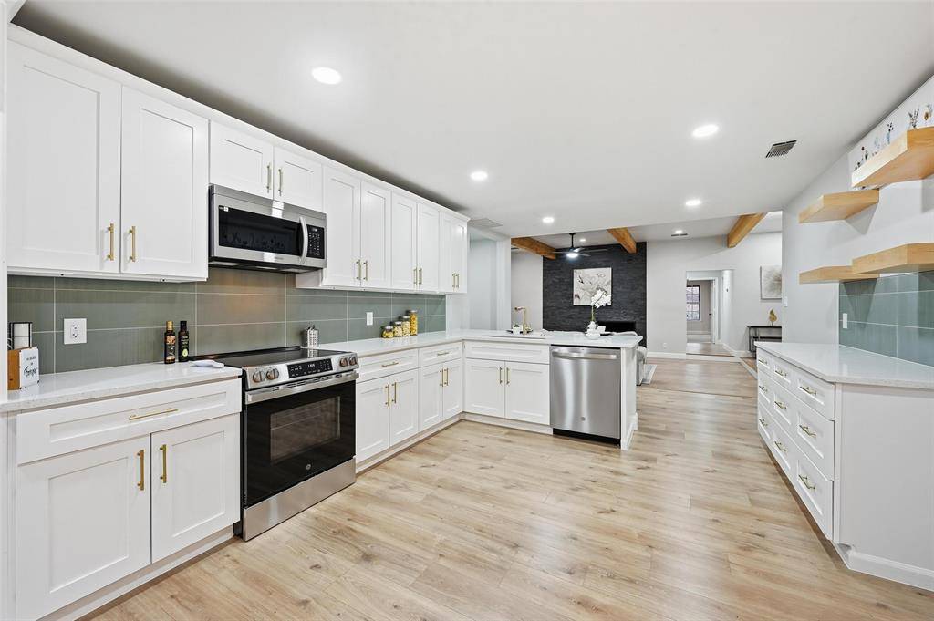 1806 Burr Oak Street, Arlington, TX 76012