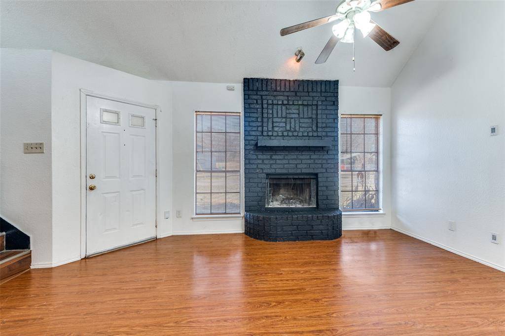 1201 Avondale Court, Arlington, TX 76011