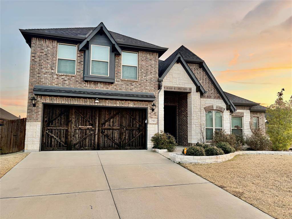 250 Bear Trail, Waxahachie, TX 75165