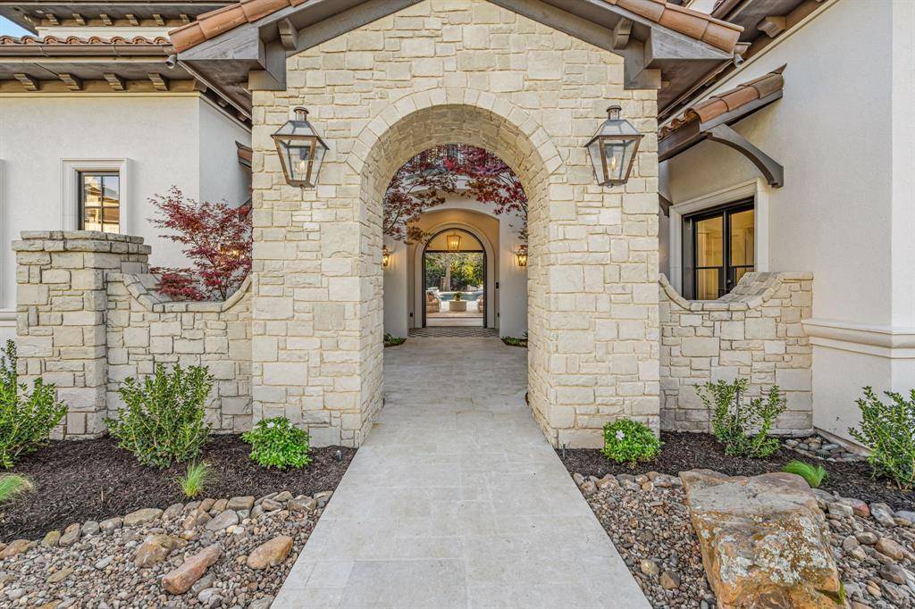 2203 King Fisher Drive, Westlake, TX 76262