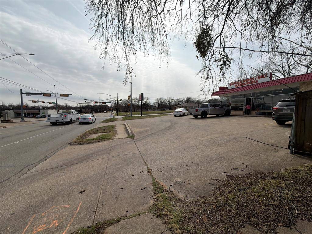 109 W Shady Grove Road, Irving, TX 75060