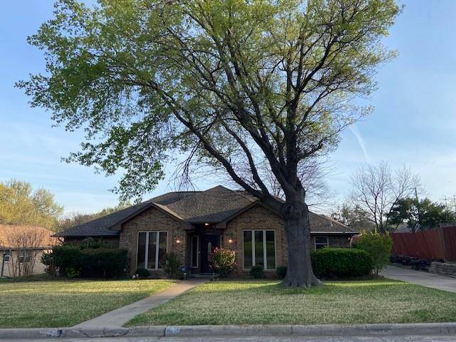 2013 Hazelwood Drive, Grand Prairie, TX 75050