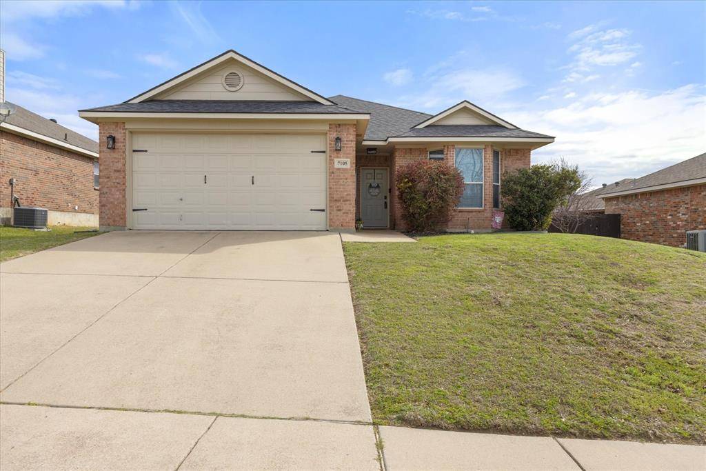 7105 Crenshaw Drive, Benbrook, TX 76126