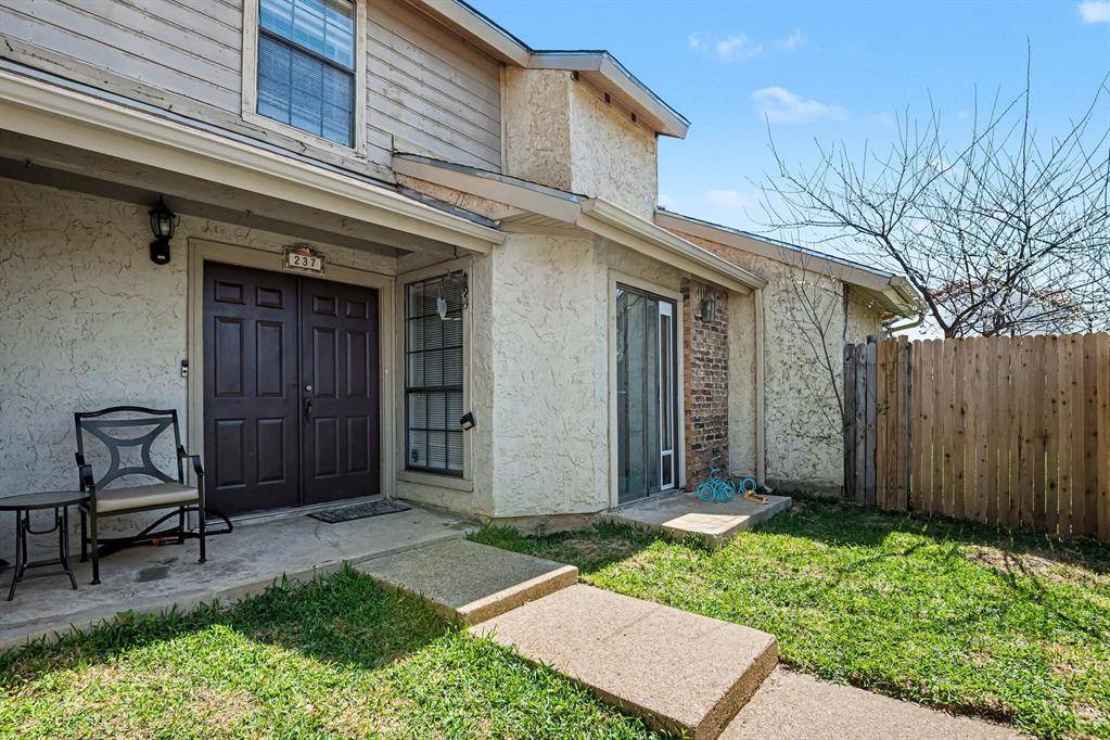 237 Shady Lane Drive, Fort Worth, TX 76112