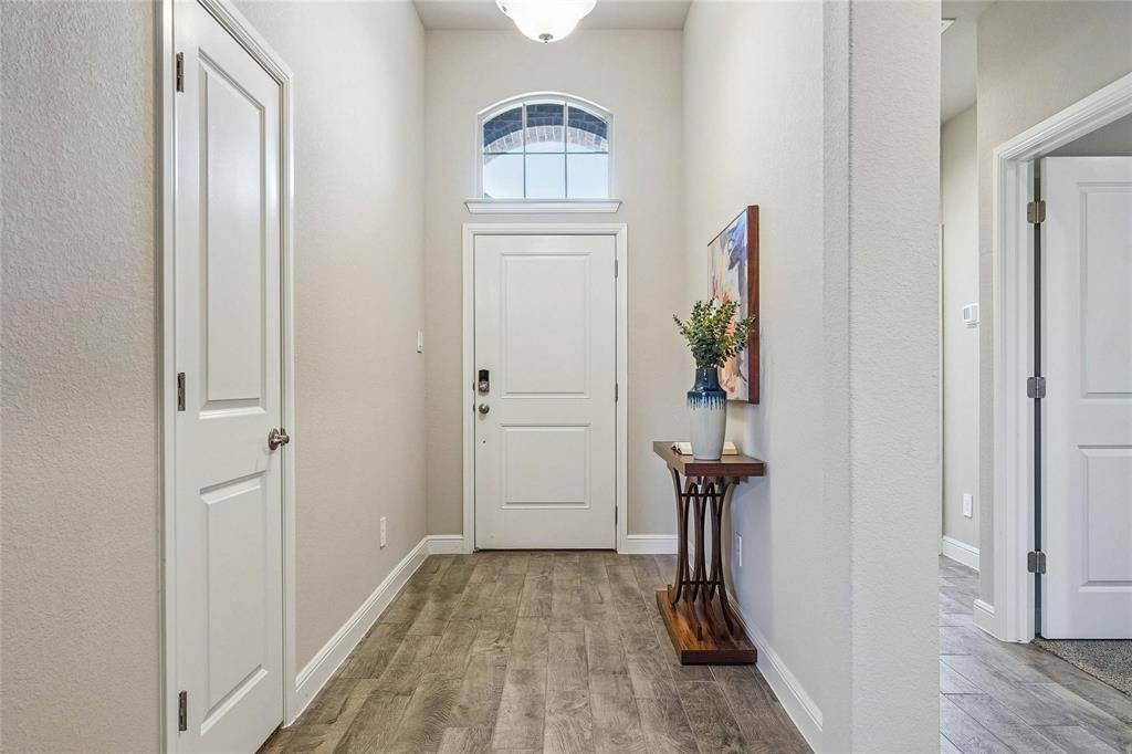 1125 Southwark Drive, Fort Worth, TX 76052