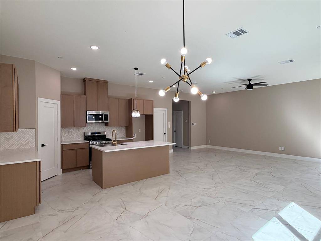 2390 Usman Drive, Irving, TX 75062