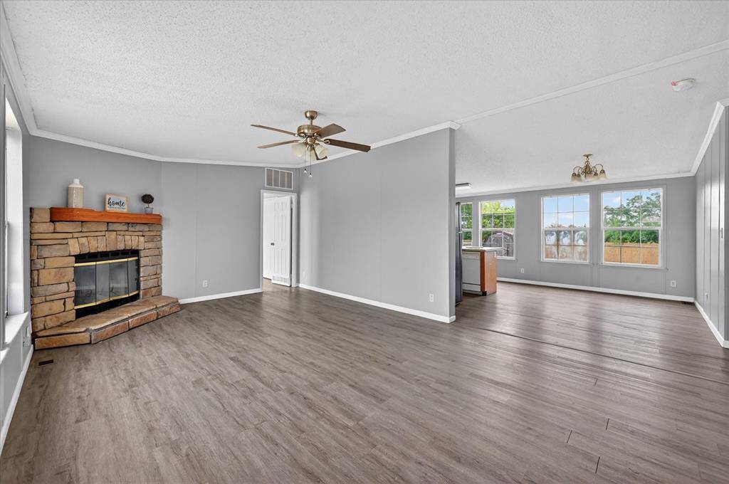 951 Lariat Lane, Mansfield, TX 76063