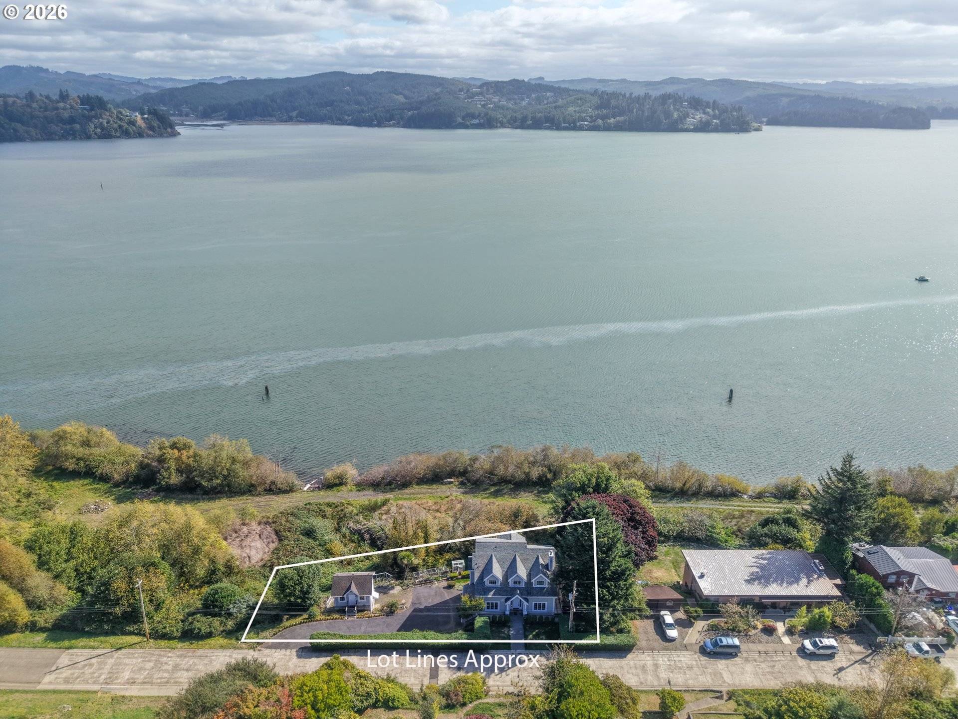 1368 BAYVIEW ST, North Bend, OR 97459