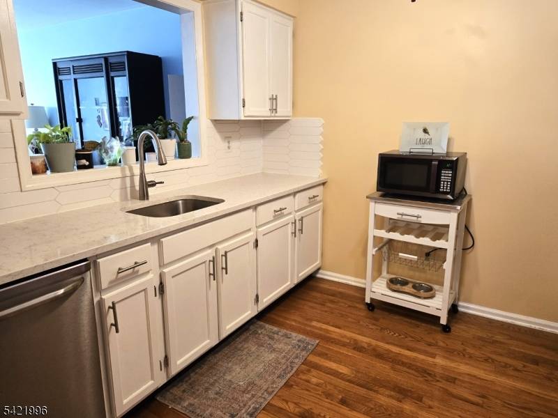 64 Dayton Ct #205, Independence Twp., NJ 07840